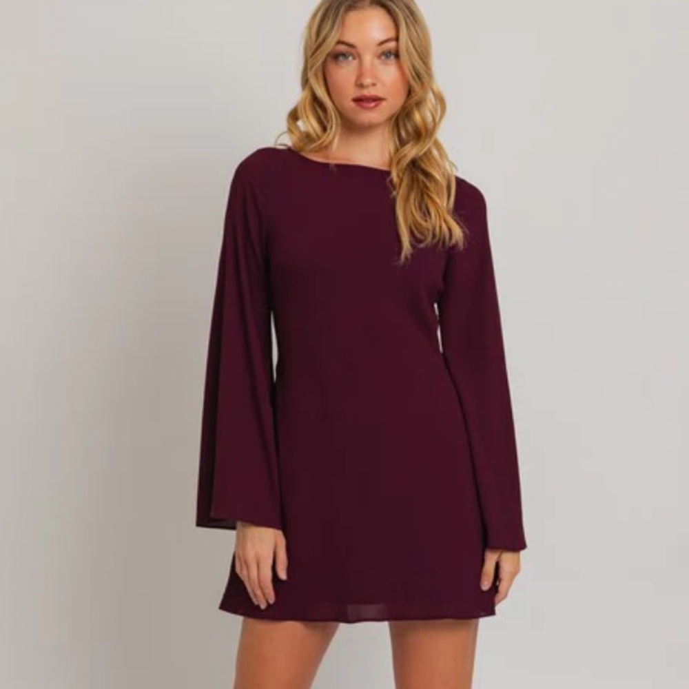 Medium Marion LE LIS Long Sleeve short dress Brand New